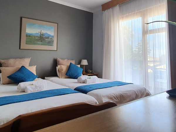 Slaapkamer met 2 losse bedden 