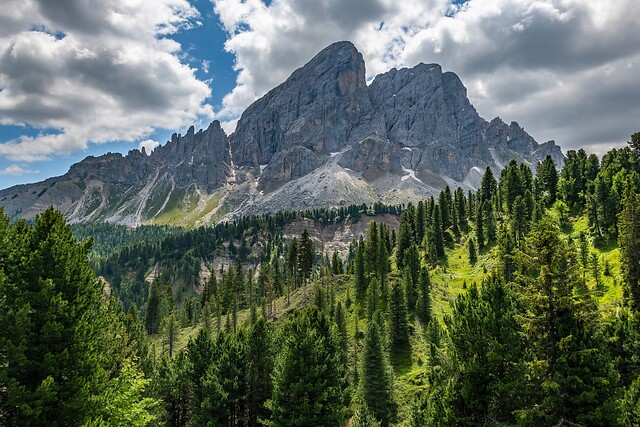 Uitzicht wanneer je wandeld langs de doloramaweg