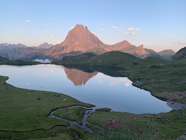 Een uitzicht over de Pyreneeen, tijdens de Tour du Pic du Midi d’Ossau