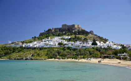 Kasteel op een heuvel op Rhodos