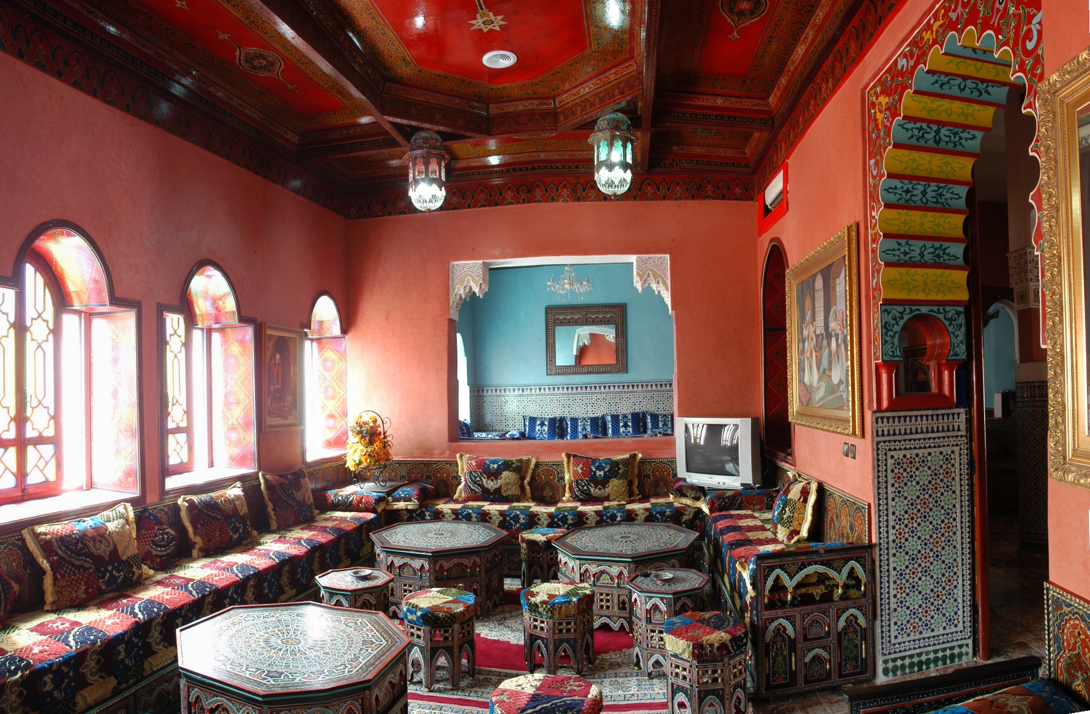 restaurant_2.jpg
