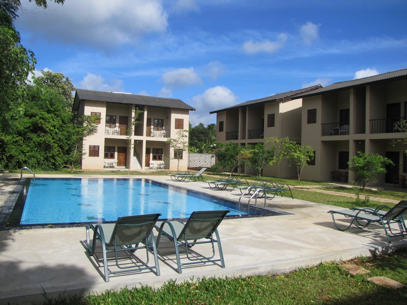 095_Kasapa_Lions_apt___pool.jpg