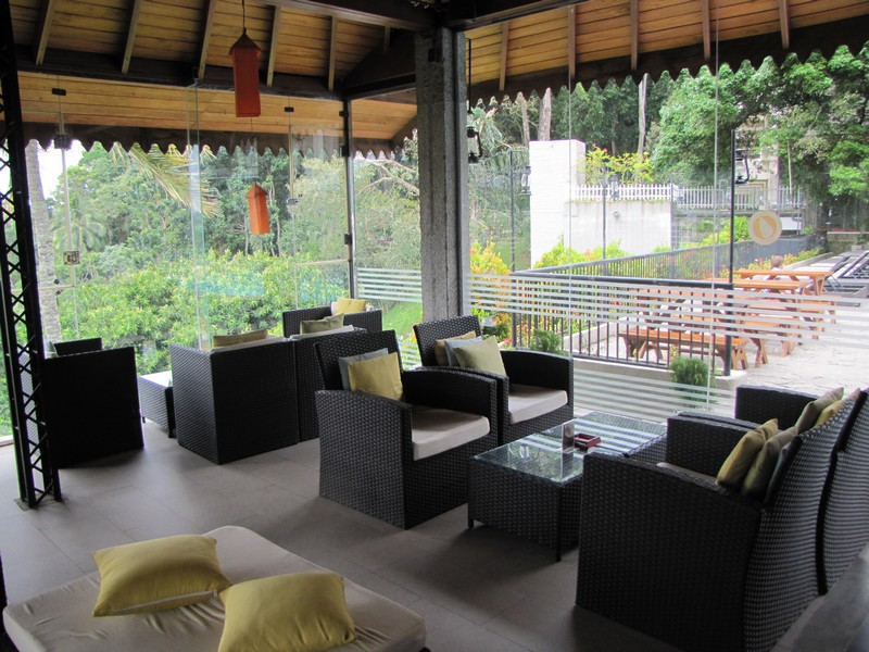 149_Thilanka_Kandy_bar.jpg