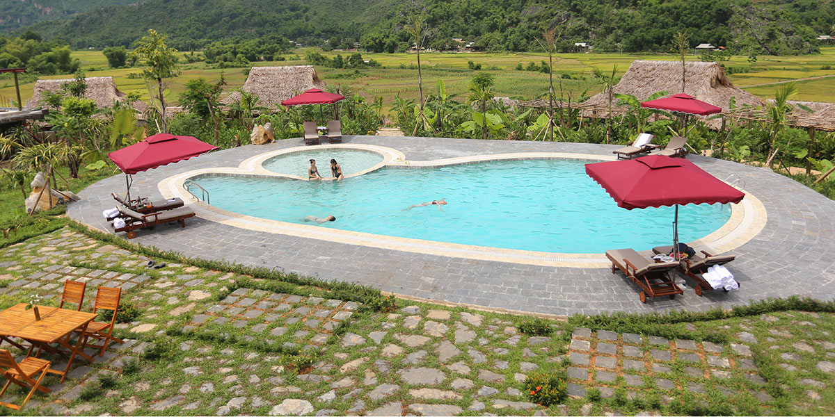 Mai_Chau_Eco_Lodge_pool.jpg