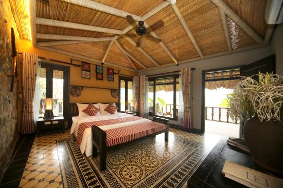 Mai_Chau_Eco_Lodge_room.jpg