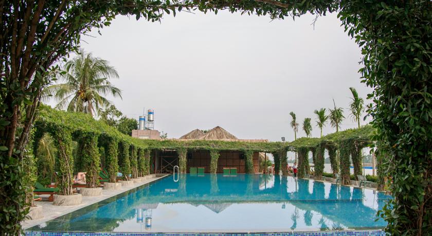 Mekong_Lodge_pool.jpg