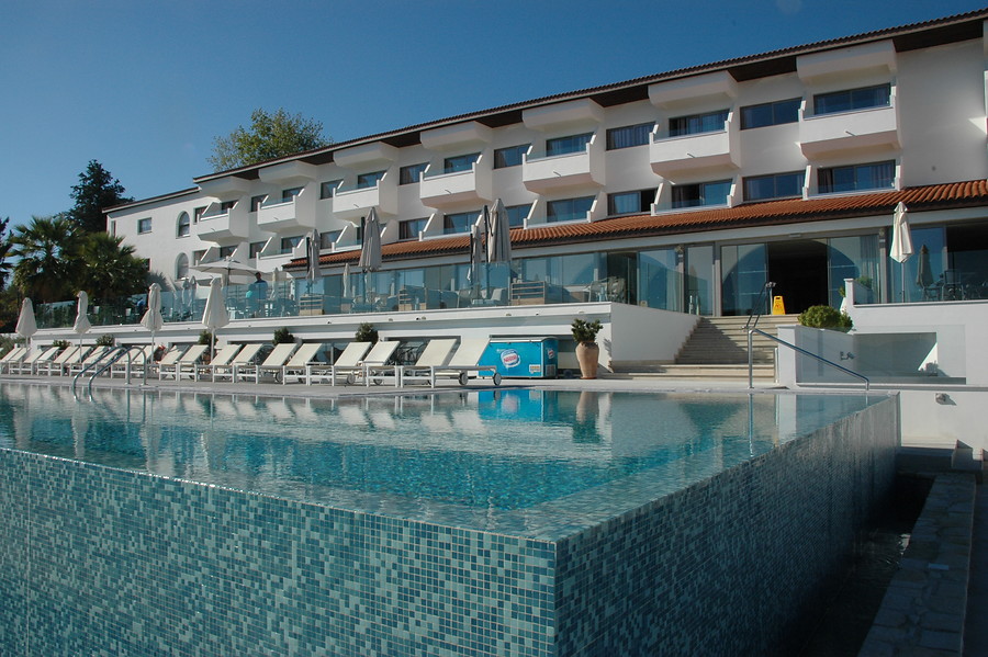 Droushia_Heights_hotel.jpg