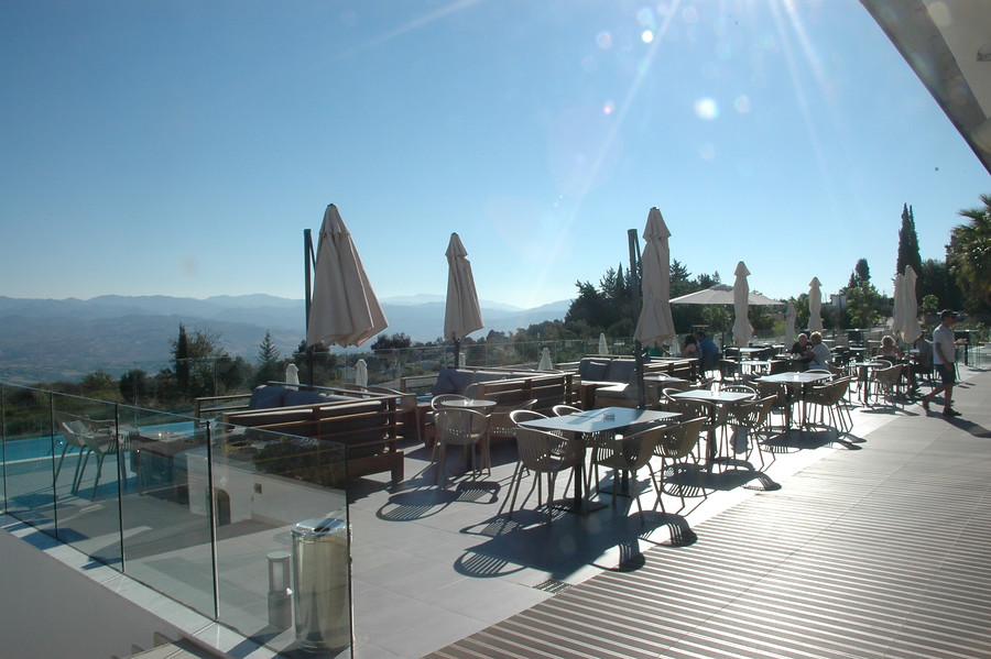 het_terras_van_Droushia_Heights_Hotel.jpg