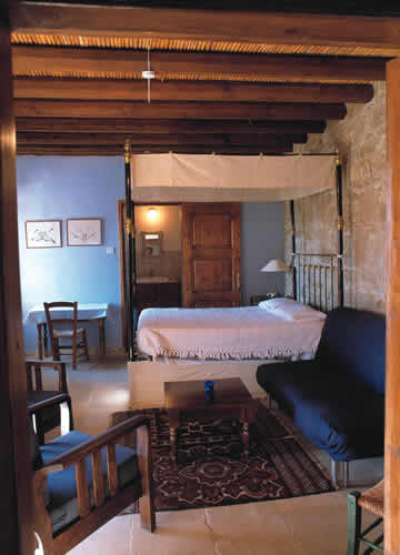 appartement_mirto_in_tochni_2.jpg