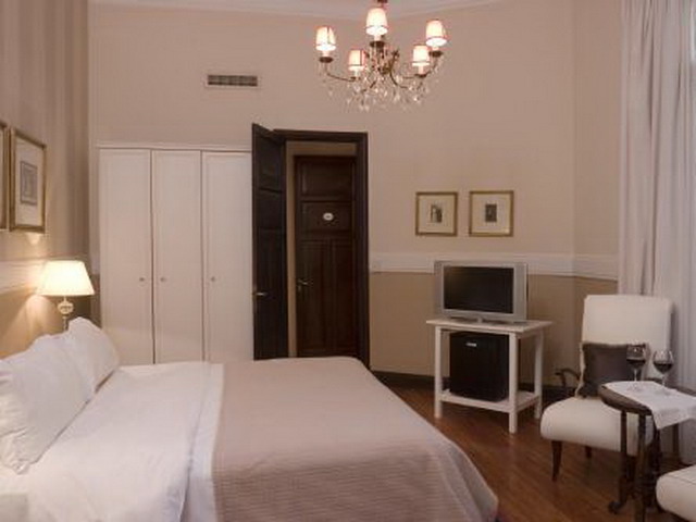 een_slaapkamer_in_het_hotel.jpg