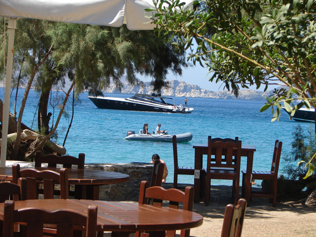 eigen_taverna_aan_het_strand.jpg