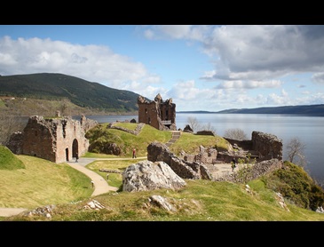shutterstock_John_Braid_Urquhart_Castle.jpg