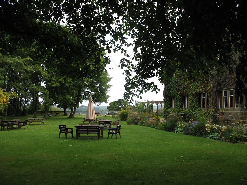 mallyan_spout_hotel,_goathland,_north_yourk_moors_(4).jpg