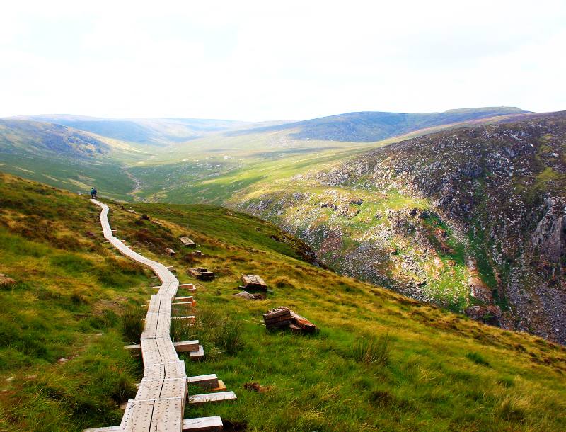 Trail Markers hiken in over de Wicklow Way in Ierland