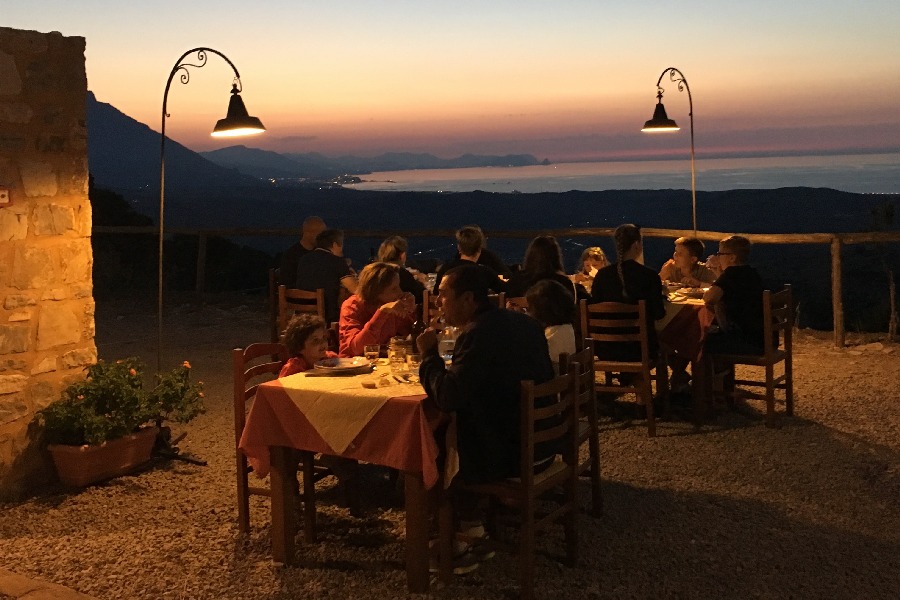 Restaurant.jpg