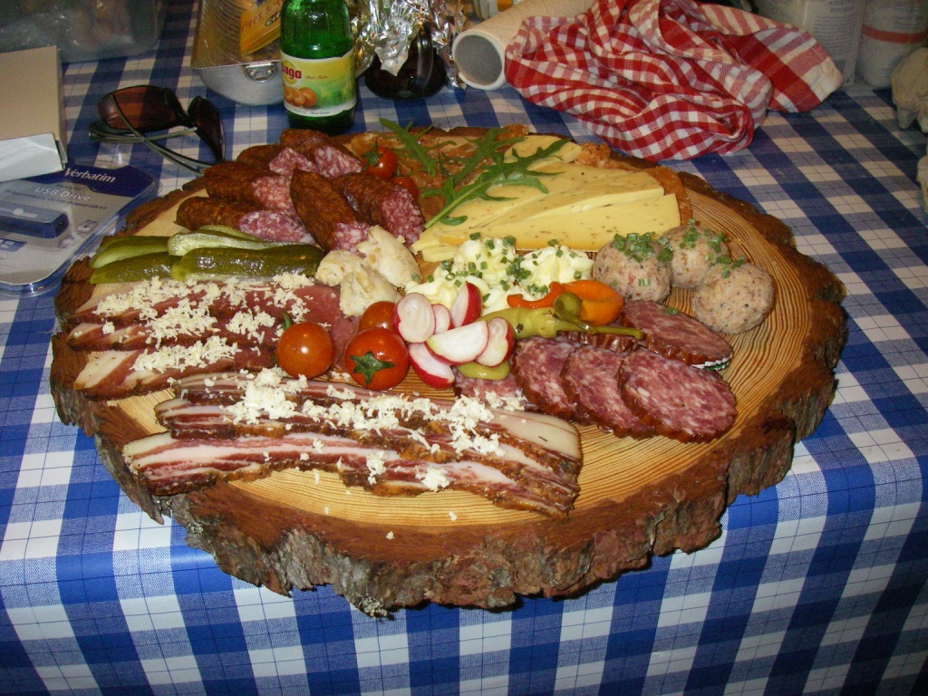 Dreilaenderwirt_14_Culinair_Brettljause.JPG