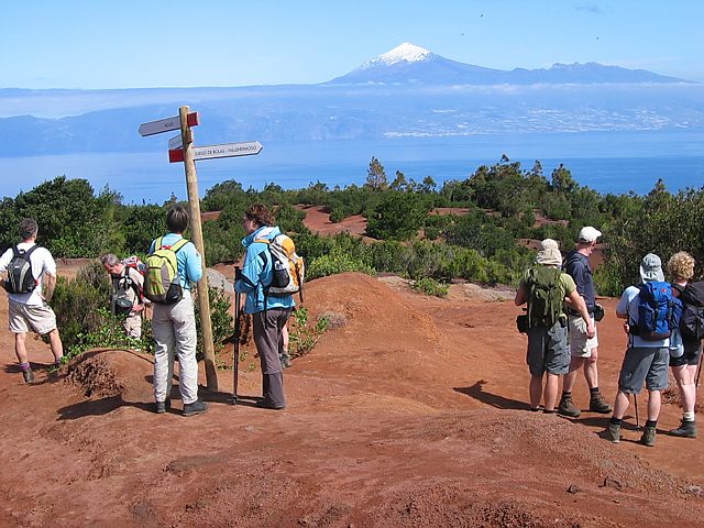 uitzicht_vanaf_de_top_van_de_garajonay_op_tenerife.jpg
