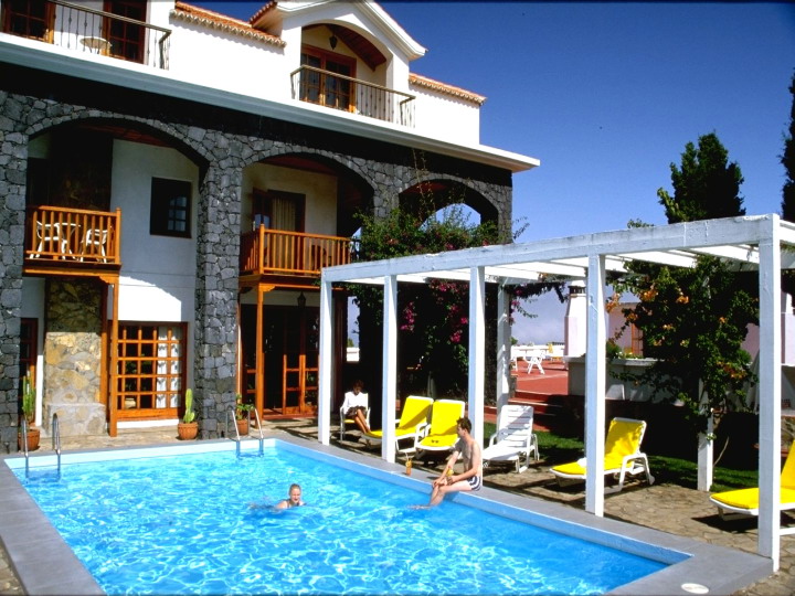 La-Palma-Romantica-External-Pool-1.jpg