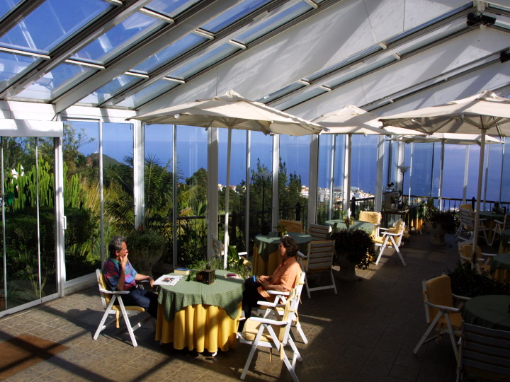 La-Palma-Romantica-Hotel-Patio-Breakfasts.jpg