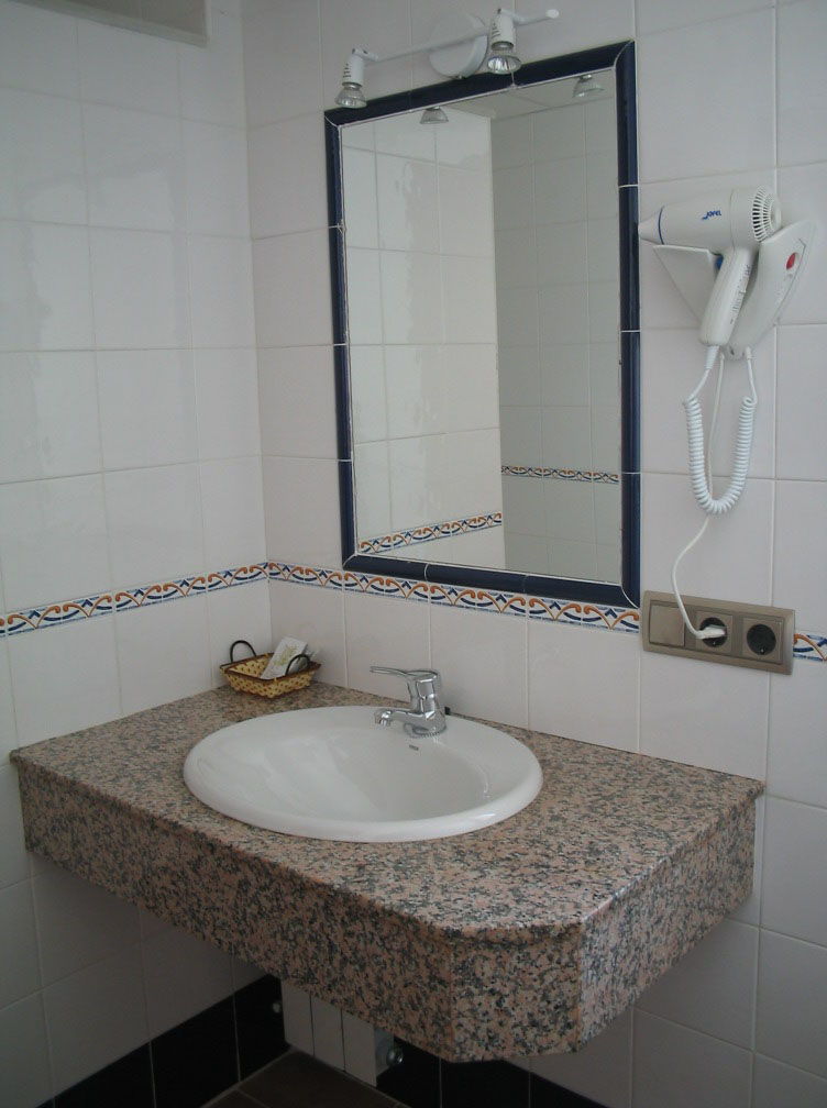 acc13919att90.jpg