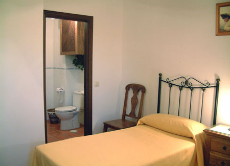 slaapkamer_met_aangrenzende_badkamer.jpg