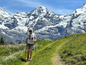 Wandelvakantie met uitzicht op Monch, Eiger en Jungfrau