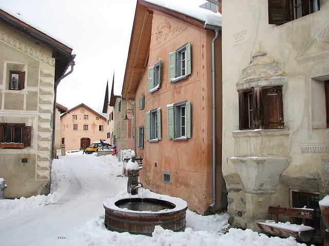 in_het_dorpje_guarda.jpg