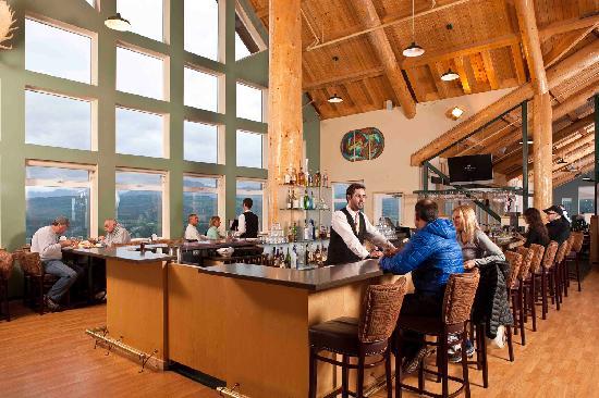grande-denali-lodge-lounge.jpg