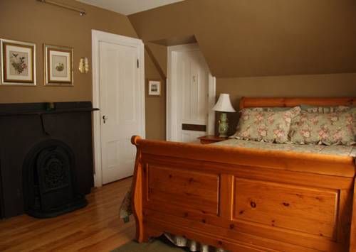 Gillespie_Hous_eInn_room.jpg