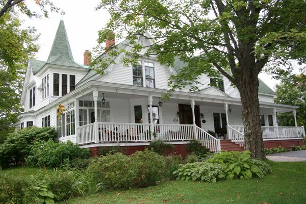 Gillespie_House_Inn_ext.jpg