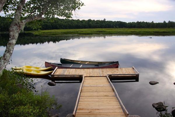 Mersey_River_canoes.jpg