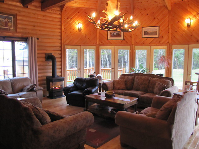 Tuckamore_Lodge_lounge.jpg