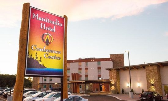 Manitoulin_Hotel_ext.jpg