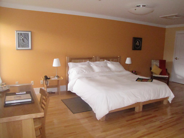 neddies-harbour-inn-room.jpg
