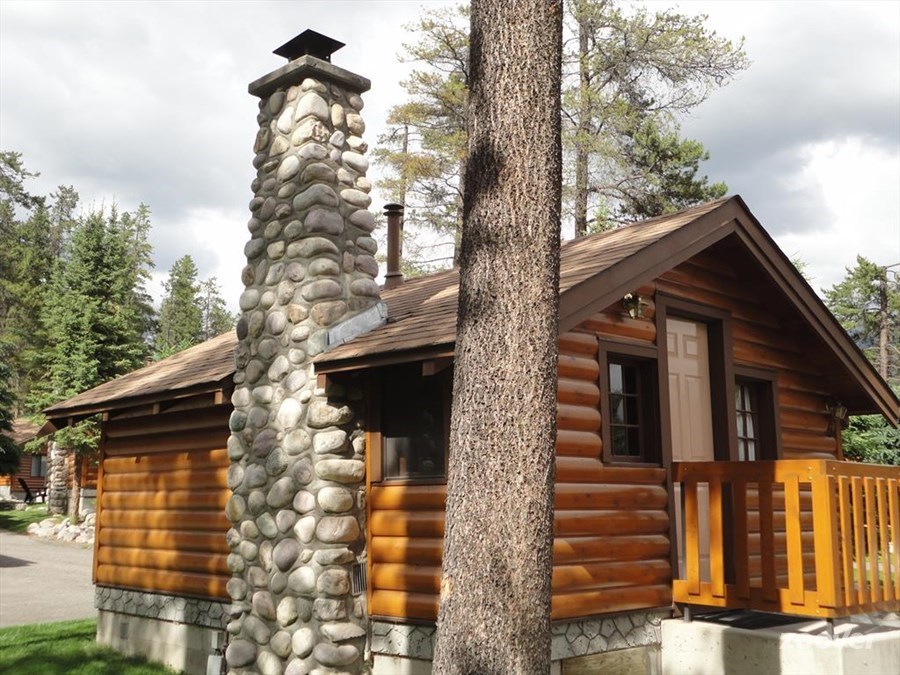 Beckers_chalets_cabin.jpg