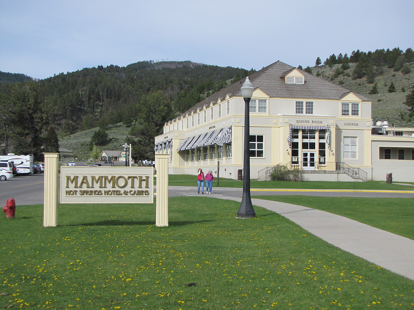 mmoth_Hot_Springs_Hotel_1_d5018.jpg