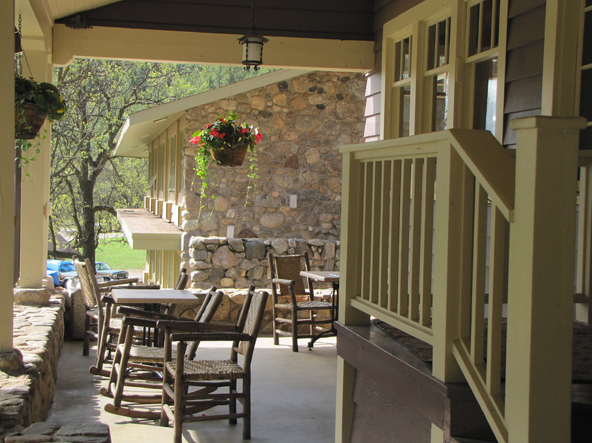 State_Game_Lodge_veranda_fdbc9.jpg