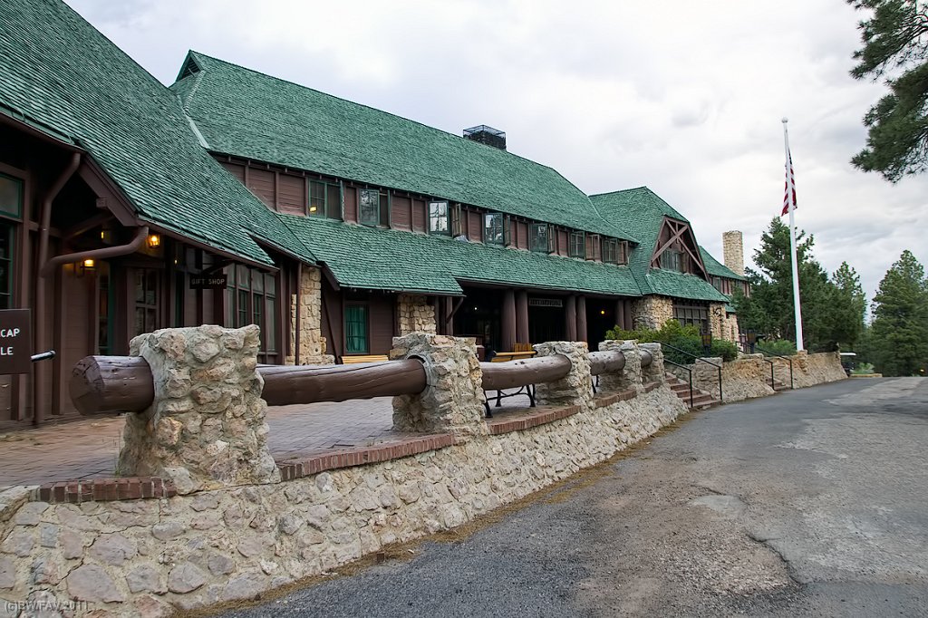 bryce-canyon-lodge-ext.jpg
