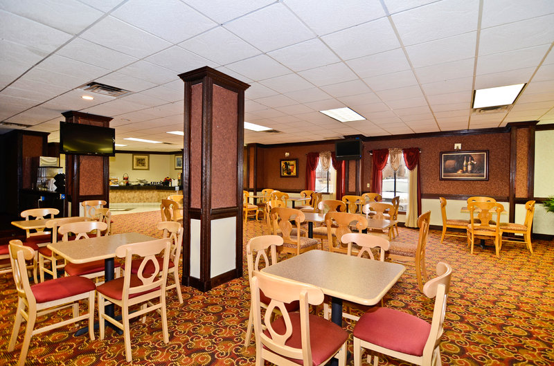 bw-music-row-breakfast-room.jpg