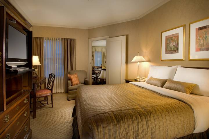 Mayflower_Park_Seattle_room.jpg