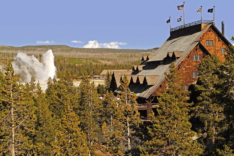 old-faithful-inn-ext.jpg