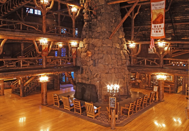 old-faithful-inn-lounge.jpg