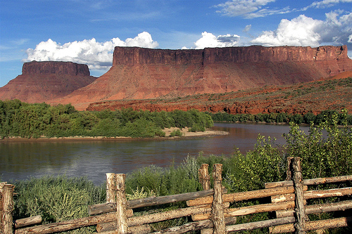 red_cliffs_lodge.jpg
