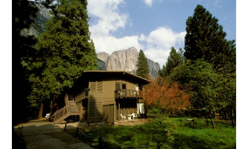 yosemite-lodge-ext.jpg