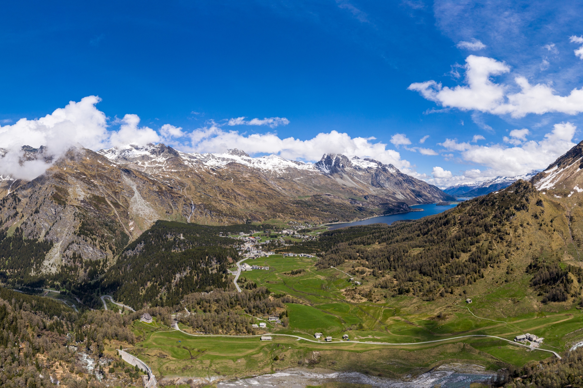 Huttentocht op de grens van Italië met Zwitserland
