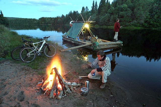 Rivieravontuur: wildkamperen en kampvuren