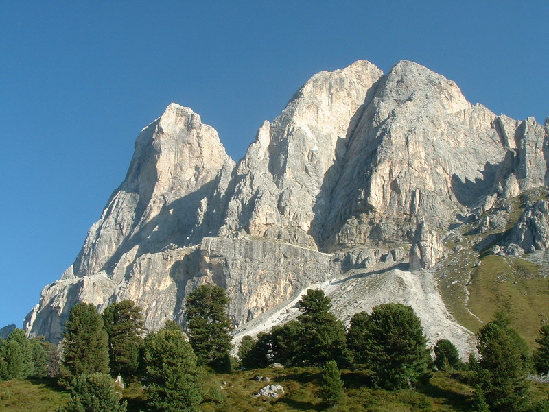 Over bergflanken en langs prachtige bergmeren