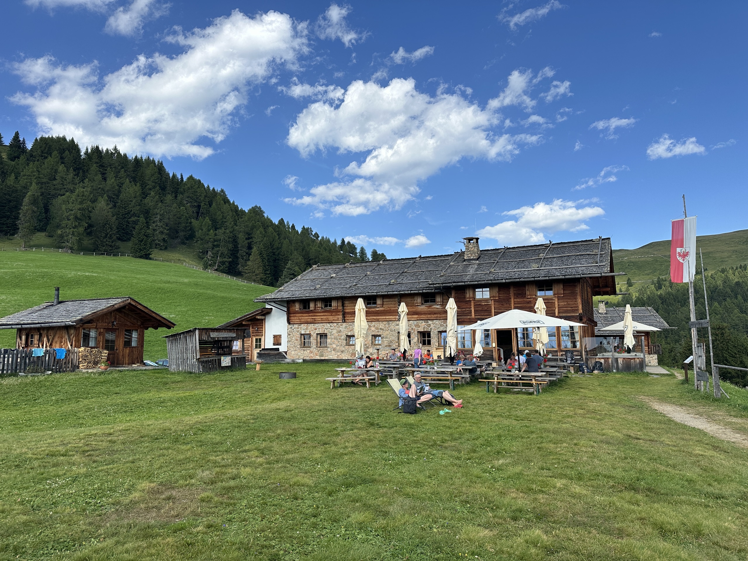 Aankomst en eerste hike naar Kreuzwiesenhütte
