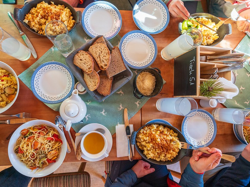 Gletsjers, rotsblokken, en alpendennen