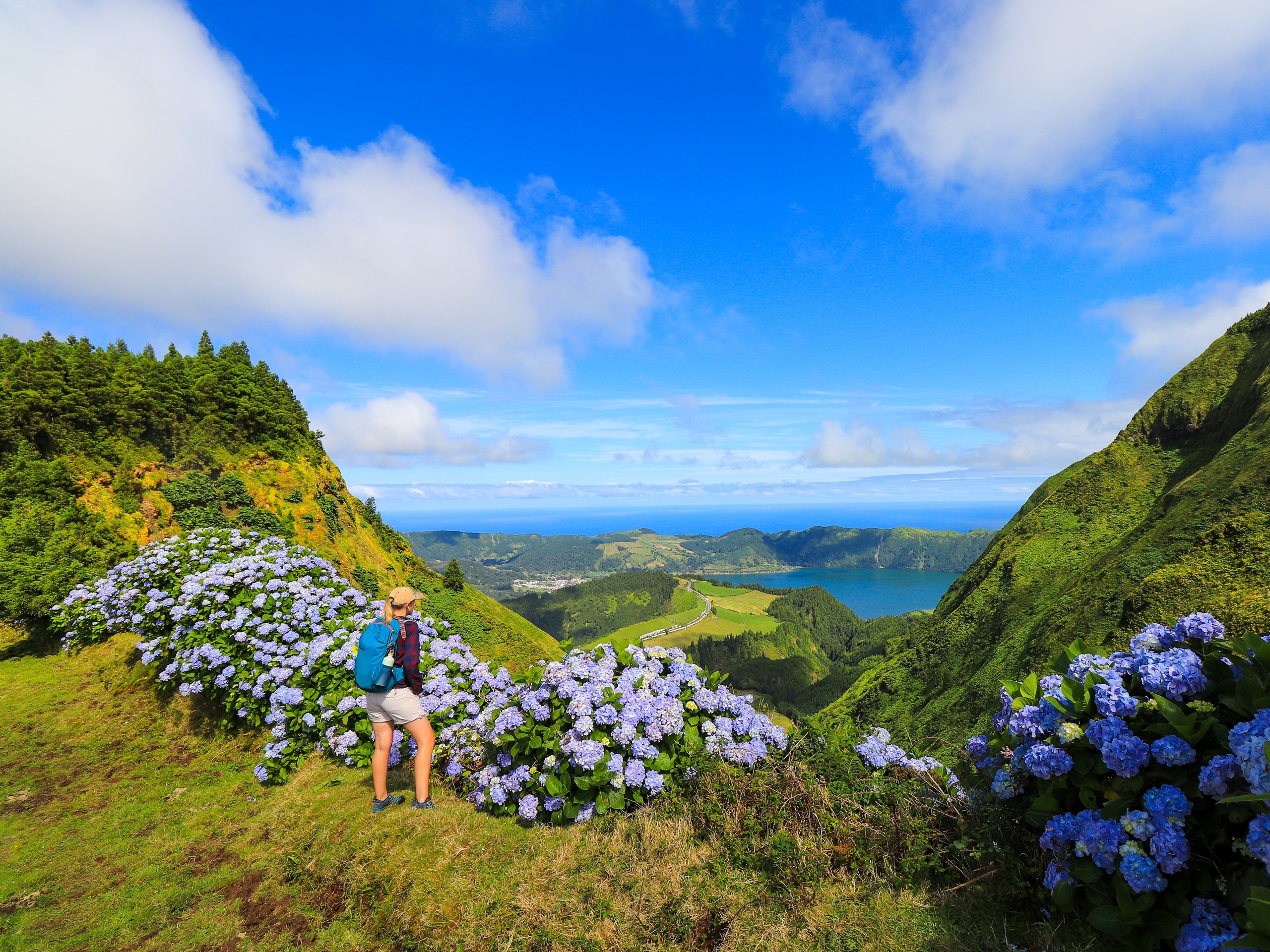Over de kraterrand van de meren van Sete Cidades